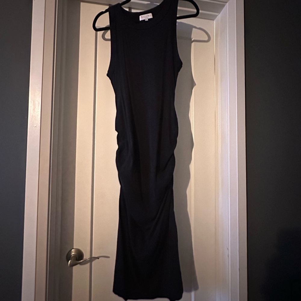 Chic Black Sleeveless Dress